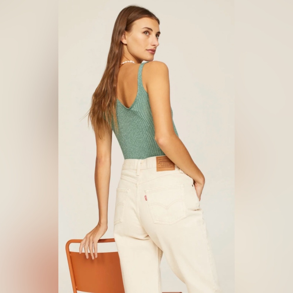 Levi’s Cream 80’s High Waisted Mom Jeans NWT